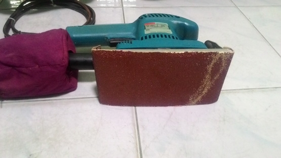 เครื่องขัดกระดาษทราย มากิต้า  180วัตต์  สภาพดีมากพร้อมใช้งานครับ