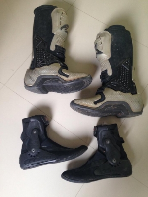 รองเท้าแข่งวิบาก tech10