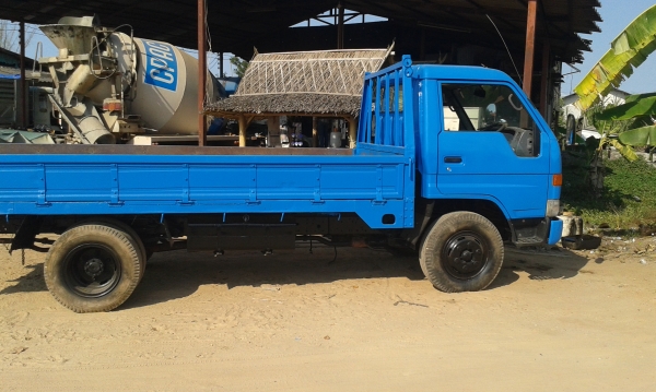 ขาย 6 ล้อ โตโยต้า 120 แรง กระบะ4.5 เมตร เอกสารเล่มทะเบียน