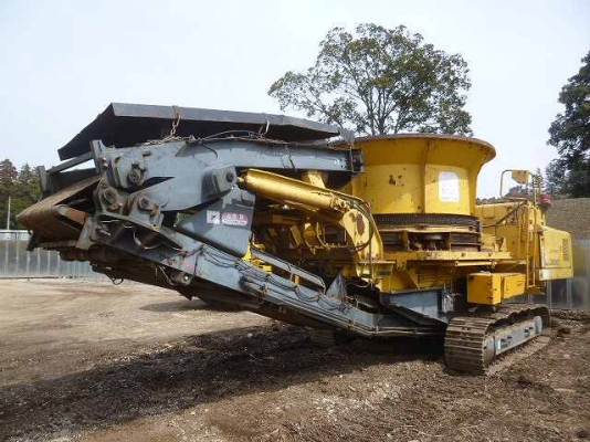 รถบดไม้ TUB GRINDER KOMATSU BR200T-1 ปี1999  8808ชม.