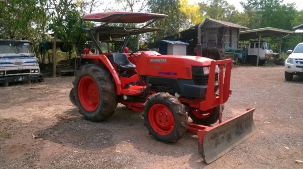 ขายรถไถ KUBOTA L4508 ปี 53 เอกสารเล่มทะเบียนครบ อุปกรณ์มีผานดันหน้า และผาน 5 ราคาคุยกันได้ครับ