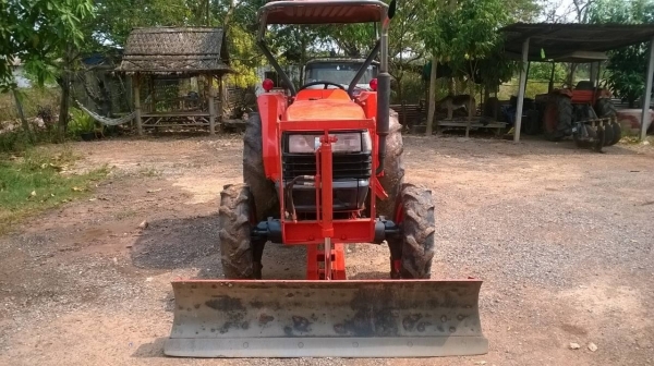ขายรถไถ KUBOTA L4508 ปี 53 เอกสารเล่มทะเบียนครบ อุปกรณ์มีผานดันหน้า และผาน 5 ราคาคุยกันได้ครับ
