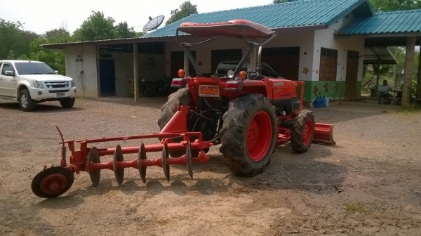 ขายรถไถ KUBOTA L4508 ปี 53 เอกสารเล่มทะเบียนครบ อุปกรณ์มีผานดันหน้า และผาน 5 ราคาคุยกันได้ครับ