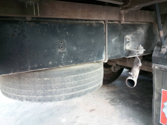 รถฮีโน่ 10 ล้อ รั้ว ( ไม่ดั้ม )  FL1J  220 แรงม้า. ปี 47    สนใจติดต่อ  081 - 6079515