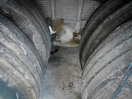 รถฮีโน่ 10 ล้อ รั้ว ( ไม่ดั้ม )  FL1J  220 แรงม้า. ปี 47    สนใจติดต่อ  081 - 6079515