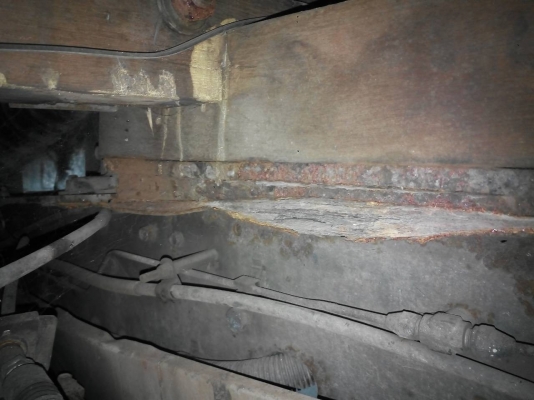 รถฮีโน่ 10 ล้อ รั้ว ( ไม่ดั้ม )  FL1J  220 แรงม้า. ปี 47    สนใจติดต่อ  081 - 6079515