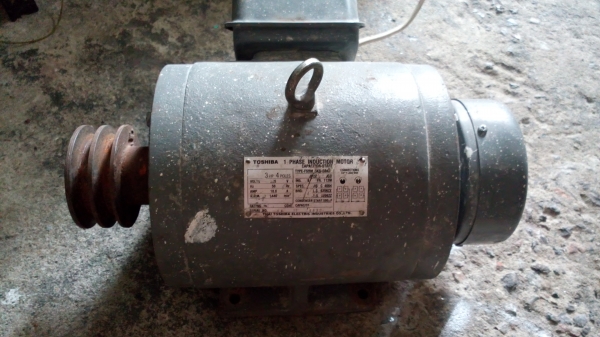 ขาย !! มอเตอร์โตชิบ้า3แรง220v. สภาพเดิมๆ สวยๆ