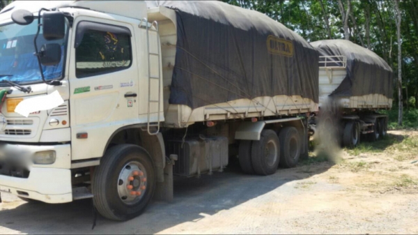 รถฮีโน่ 10 ล้อดั้ม 380 แรงม้า. ปี 53  ( รถวิ่ง 5xx,xxx กม. )  ,  ( ขายแม่ , ลูก. )     สนใจติดต่อ  081 - 6079515