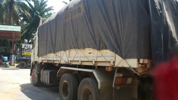 รถฮีโน่ 10 ล้อดั้ม 380 แรงม้า. ปี 53  ( รถวิ่ง 5xx,xxx กม. )  ,  ( ขายแม่ , ลูก. )     สนใจติดต่อ  081 - 6079515