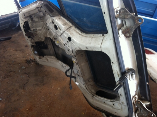 ขายประตูหัวกาตูนนอก  ข้างซ้าย สภาพตามรูป