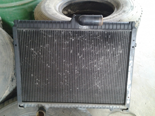 ขายหม้อน้ำ ใช้งานได้ปกติ แต่เป็นพลาสติก เดิมใส่อยู่เครื่อง 6HH1 หัวกาตูนNRR ประกอบนอก