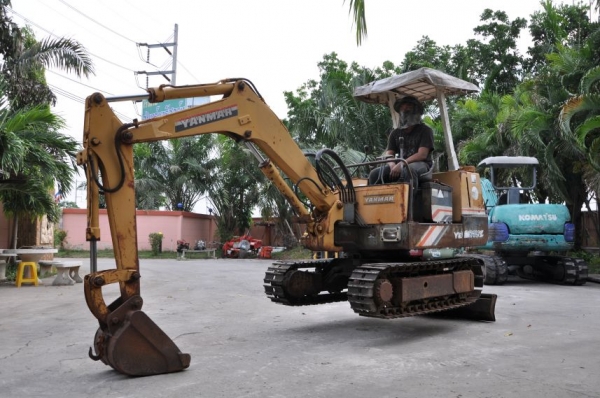 ขายแบคโฮ YANMAR YB201UZ สวยเดิมจากญี่ปุ่น ทำงานสมบูรณ์ทุกระบบ รับรองไม่ผิดหวัง 185,000 เท่านั้น!!