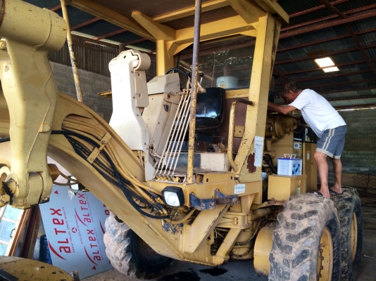 ขายด่วน  รถเกรดดิน CAT  140 H  สภาพดีมาก  พร้อมใช้งาน   เอกสารพร้อม