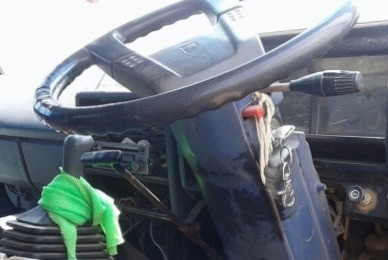 ISUZU NRR 175 HP 6BG1 หกล้อดั๊มพ์ กระบะดั๊มพ์เหล็ก 5 ตันความยาว 3.50 เมตรสภาพดีพร้อมบรรทุกหนักได้เลยครับ เครื่องยนต์ 175 แรงฝาส้มเครื่องแรงดีกำลังดีมากครับ หัวเก๋งสวยไม่มีผุภายในเก๋งคอนโซลครบพร้อม พวงมาลัยเพาเวอร์ เบรคลม ช่วงล่างใหญ่คัชซีไม่มีแตกไม่มีบวม