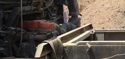 ISUZU NRR 175 HP 6BG1 หกล้อดั๊มพ์ กระบะดั๊มพ์เหล็ก 5 ตันความยาว 3.50 เมตรสภาพดีพร้อมบรรทุกหนักได้เลยครับ เครื่องยนต์ 175 แรงฝาส้มเครื่องแรงดีกำลังดีมากครับ หัวเก๋งสวยไม่มีผุภายในเก๋งคอนโซลครบพร้อม พวงมาลัยเพาเวอร์ เบรคลม ช่วงล่างใหญ่คัชซีไม่มีแตกไม่มีบวม