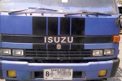 ISUZU NRR 175 HP 6BG1 หกล้อดั๊มพ์ กระบะดั๊มพ์เหล็ก 5 ตันความยาว 3.50 เมตรสภาพดีพร้อมบรรทุกหนักได้เลยครับ เครื่องยนต์ 175 แรงฝาส้มเครื่องแรงดีกำลังดีมากครับ หัวเก๋งสวยไม่มีผุภายในเก๋งคอนโซลครบพร้อม พวงมาลัยเพาเวอร์ เบรคลม ช่วงล่างใหญ่คัชซีไม่มีแตกไม่มีบวม