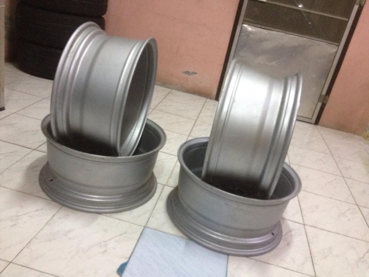 ขายแม็กBMW แท้5รู120 ขอบ17กว้าง8 จำนวน4วง เก่าญีปุน สภาพสวยทำสีมาใหม่ทุกวง ราคา13900บาท โทร0924462525โส ขายแม็กBMW แท้5รู120 ขอบ17กว้าง8 จำนวน4วง เก่าญีปุน สภาพสวยทำสีมาใหม่ทุกวง ราคา13900บาท โทร0924462525โส