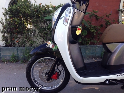 scoopy-iสีขาวดำ ปี2557