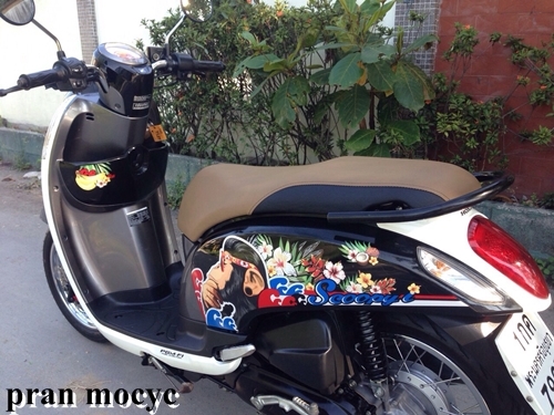 scoopy-iสีขาวดำ ปี2557