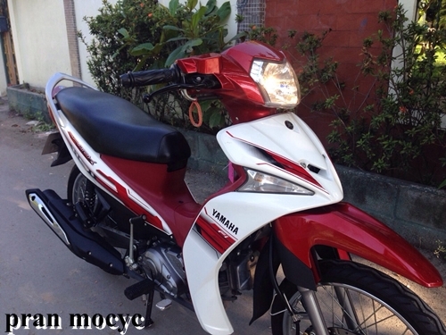 spark115iสีขาวเเดง สตาร์ทเท้า ปี2557