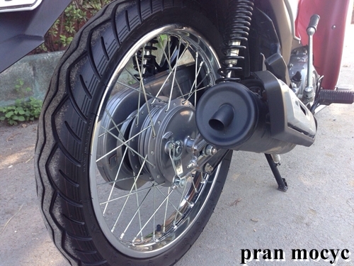 spark115iสีขาวเเดง สตาร์ทเท้า ปี2557