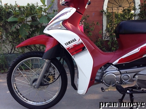 spark115iสีขาวเเดง สตาร์ทเท้า ปี2557