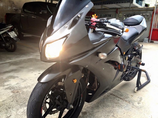 KAWASAKI NINJA250 ปี2012สภาพเเต่งๆจัดเต็มด้วยท่อ คู่ออก2 AKPVล้อโต ER ราคา 69500