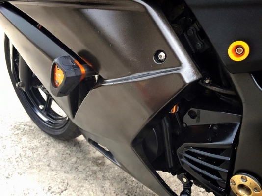 KAWASAKI NINJA250 ปี2012สภาพเเต่งๆจัดเต็มด้วยท่อ คู่ออก2 AKPVล้อโต ER ราคา 69500