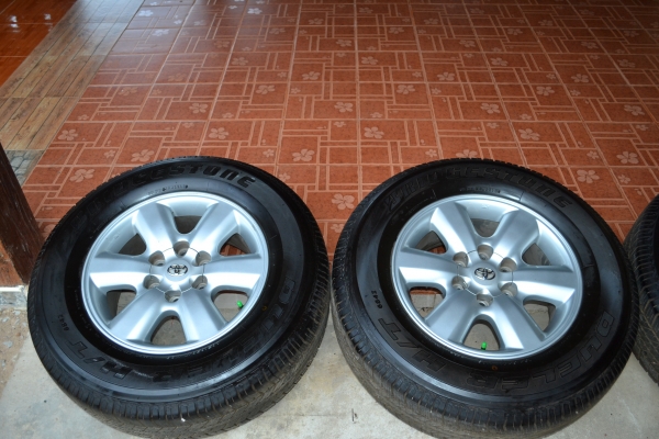 ขายแม็กvigo ขอบ 17 พร้อมยาง ปี 2013  15,000