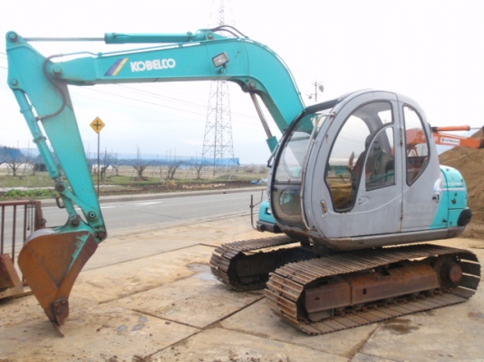 ขายด่วน รถขุด  KOBELCO SK60-2 มาร์คไฟว์ นำเข้าจากญี่ปุ่น  สภาพสวยมากๆ   ใช้งานน้อย  ราคาเป็นกันเอง