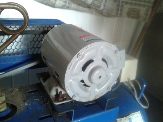 ปั๊มลมPUMA 1/4HP+มอเตอร์มิตซู มือสองสภาพดี 3500