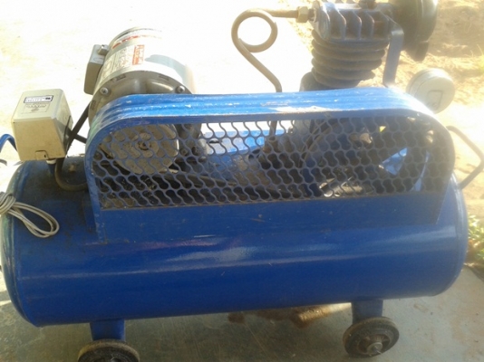 ปั๊มลมPUMA 1/4HP+มอเตอร์มิตซู มือสองสภาพดี 3500