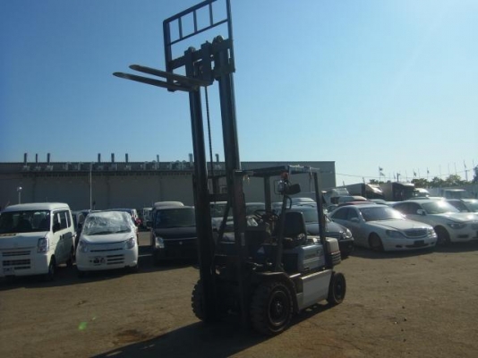 ขายรถโฟล์คลิฟท์มือสอง KOMATSU รุ่น FG20-11 ราคา 155,000 บาท นำเข้าจากประเทศญี่ปุ่น 100\% ไม่เคยใช้งานในประเทศไทย