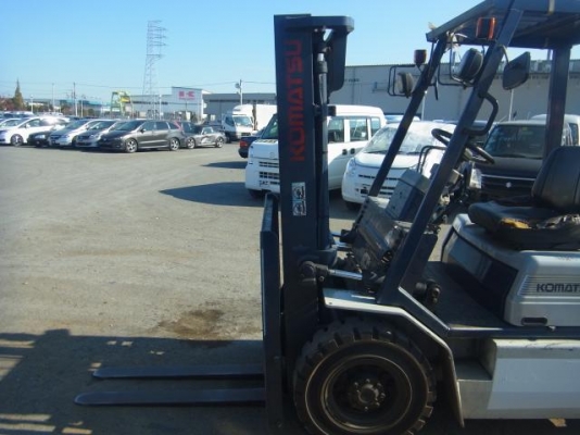 ขายรถโฟล์คลิฟท์มือสอง KOMATSU รุ่น FG20-11 ราคา 155,000 บาท นำเข้าจากประเทศญี่ปุ่น 100\% ไม่เคยใช้งานในประเทศไทย