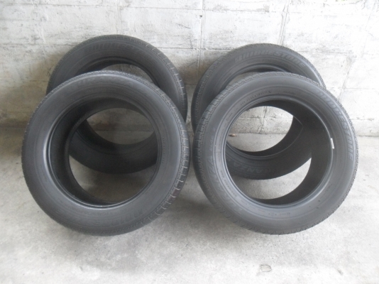 ยาง BRIDGESTONE 235/55R17ปี11 สวยๆ 4 เส้น ราคา 3300 บาท