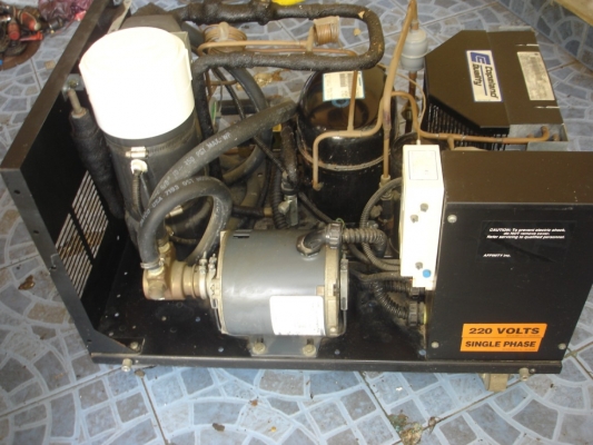 ขายเครื่องชิลเลอร์ <เครื่้องทำน้ำเย็น>ไฟ 220v  Affinity ossipee NH USA