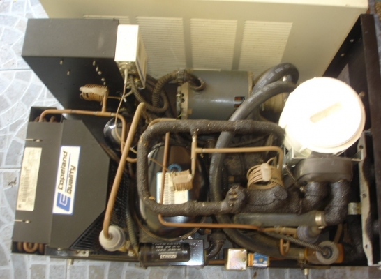 ขายเครื่องชิลเลอร์ <เครื่้องทำน้ำเย็น>ไฟ 220v  Affinity ossipee NH USA