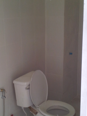 ตึกแถว2ชั้น 3 คูหา  หน้ากว้าง 14 ม. ขายตามสภาพลด 50\%