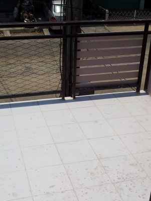 ตึกแถว2ชั้น 3 คูหา  หน้ากว้าง 14 ม. ขายตามสภาพลด 50\%