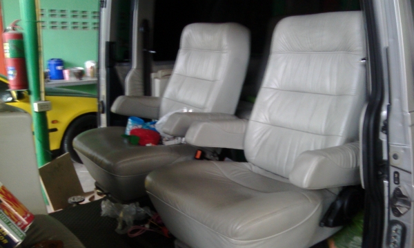 ขายถูกรถVOLK Caravelle 2.8L ปี2000