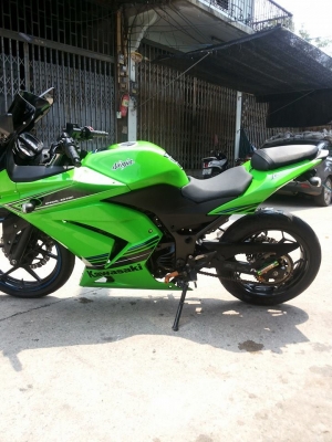 ขาย ninja 250 2012  รถเครื่องดี สีเดิมสวยคับ ยางใหม่ๆ ท่อสูตรเสียงลั่นๆคับ เปิดราคา 75000 ต่อรองได้คับ รายละเอียดเพิ่มเติม 0903120561 Line : nooksh. (มีจุด)