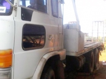 HINO KT 925 - 168 HP EH700 สิบล้อเพลาเดียว เทรลเลอร์ท้ายลากมีหางพับไฮดรอลิกส์ขึ้นรถเกี่ยวข้าวและขึ้นรถแบ็คโฮร PC 120 ได้เลยครับสภาพดีสุดๆ เครื่องยนต์แรงดีกำลังดีมากครับ วางหัวเก๋ง HINO F18 อย่างสวยยังไม่แจ้งลงเล่มนะครับ ภายในเก๋งคอนโซลครบพร้อม พวงมาลัยเพา