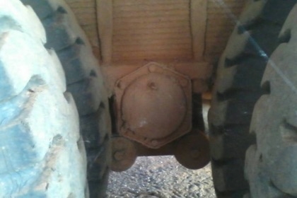 HINO KT 925 - 168 HP EH700 สิบล้อเพลาเดียว เทรลเลอร์ท้ายลากมีหางพับไฮดรอลิกส์ขึ้นรถเกี่ยวข้าวและขึ้นรถแบ็คโฮร PC 120 ได้เลยครับสภาพดีสุดๆ เครื่องยนต์แรงดีกำลังดีมากครับ วางหัวเก๋ง HINO F18 อย่างสวยยังไม่แจ้งลงเล่มนะครับ ภายในเก๋งคอนโซลครบพร้อม พวงมาลัยเพา