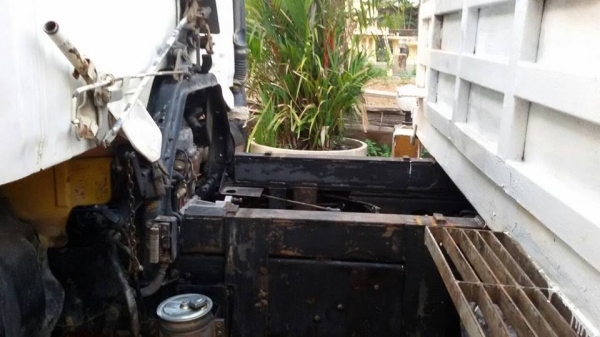 ขายHINO FF3H 195แรง ยาว 7.20 m มีช่องวางเครน สภาพพร้อมใช้งาน เอกสารพร้อมโอน สนใจโทร 090-8588220คุณนะ 093-3258446คุณบิวตี้ ID:narong498 หรือ www.truck.in.th/498 หรือเพจFacebook ณรงค์ ซื้อขายรถมือสอง (เว็บไซต์ส่วนตัว) ขายHINO FF3H 195แรง ยาว 7.20 m มีช่องวางเครน สภาพพร้อมใช้งาน เอกสารพร้อมโอน สนใจโทร 090-8588220คุณนะ 093-3258446คุณบิวตี้ ID:narong498 หรือ www.truck.in.th/498 หรือเพจFacebook ณรงค์ ซื้อขายรถมือสอง (เว็บไซต์ส่วนตัว)