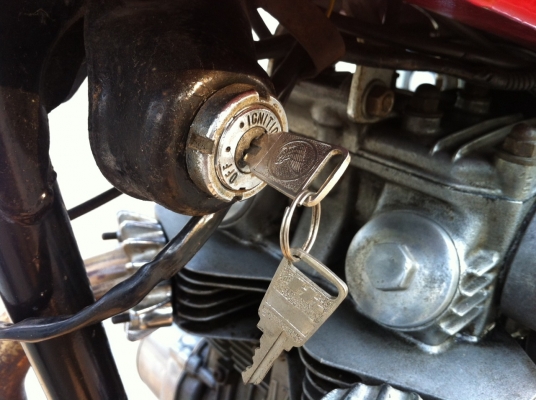 ขายCB 200ถูกๆครับ