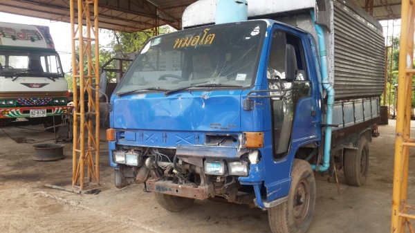 ฝากขายรถสีล้อ อีซูซุ หัวเก๋งกระดกได้