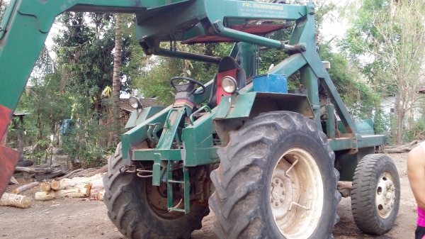 รถคีบพร้อมใช้ ของสามารถการเกษตร   ลอราคาอยากขาย