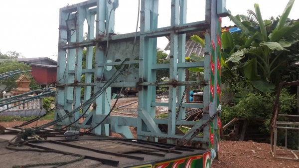 ขายด่วนแพเทเล่อรถเกี่ยวหางกระดกได้ ทำสีไว้สวยๆ ขายด่วนแพเทเล่อรถเกี่ยวหางกระดกได้ ทำสีไว้สวยๆ