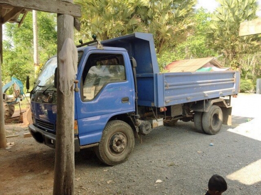 ขายรถ6ล้อดั้มพ์ ISUZU NPR71LY52 เครื่อง 130 แรงม้า ปี44 สนใจโทร 081-970-1072