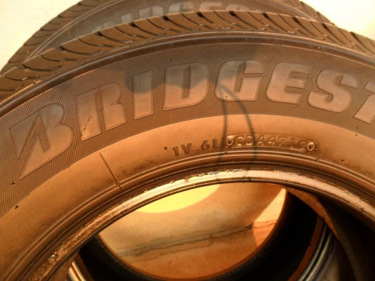 ยางกระบะขอบ15 บริดสโตน205-70-R15ลงพื้นปี13(4เส้น2,700บ)